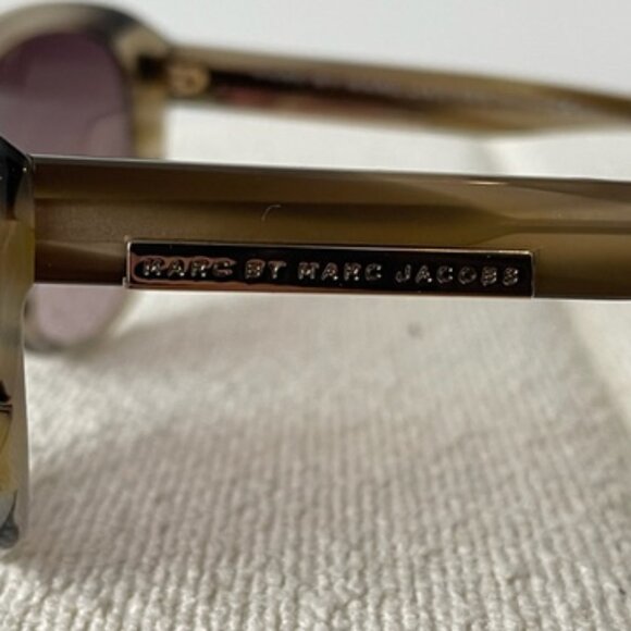 Marc Jacobs Sunglasses - Picture 7 of 9